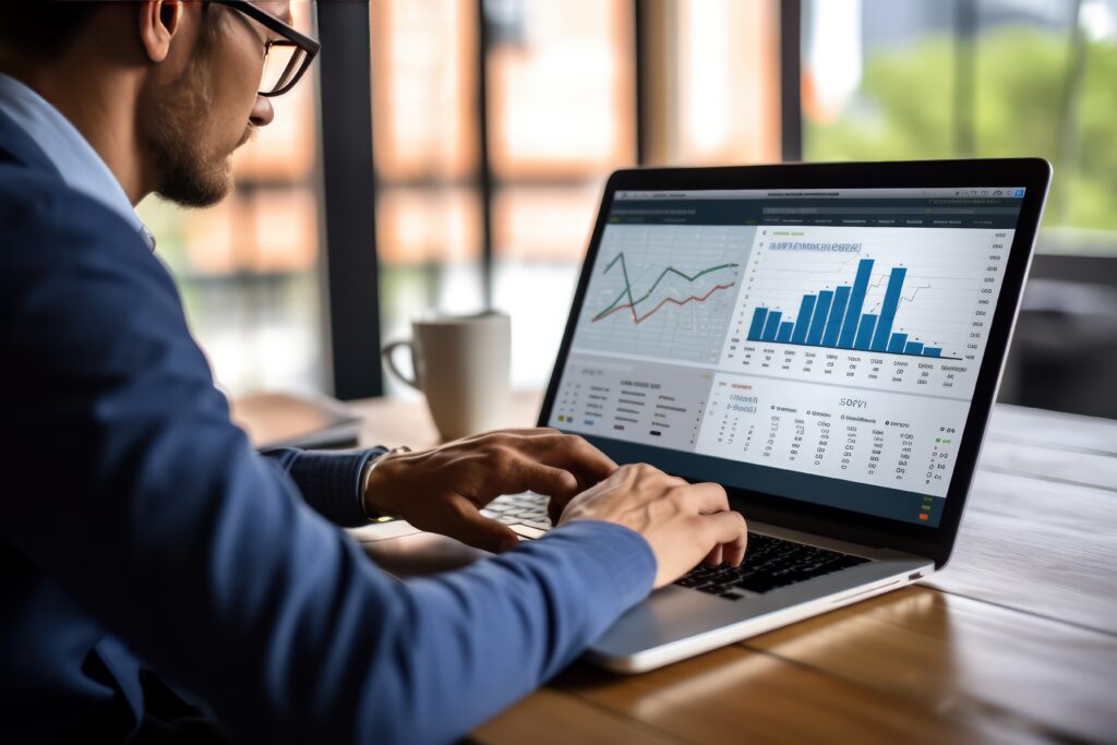 Biznes, firma, monitoring w sieci, analiza widoczności